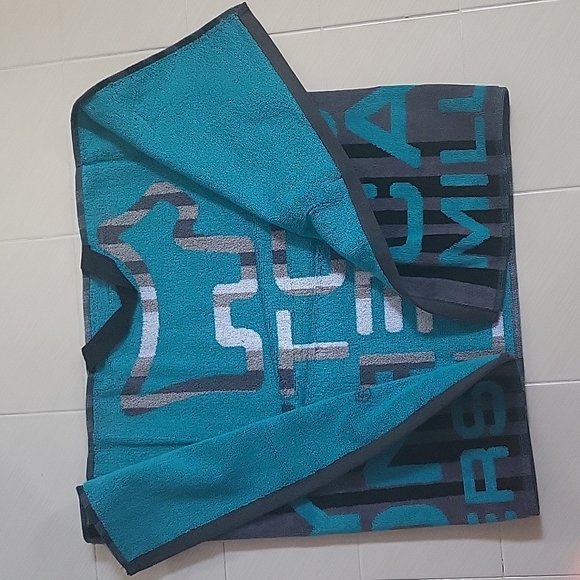 Scotty cameron towel - Picture 3 of 3